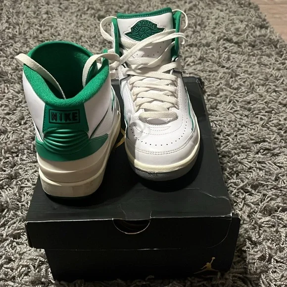Air Jordan 2 Retro GS ‘Lucky Green’ - Picture 5 of 7